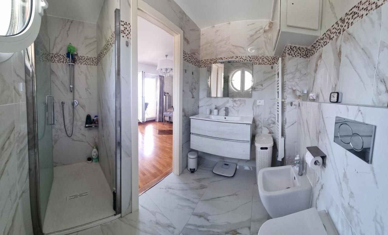 Dernier Etage D'Une Maison Roquebrune-Cap-Martin Exterior photo